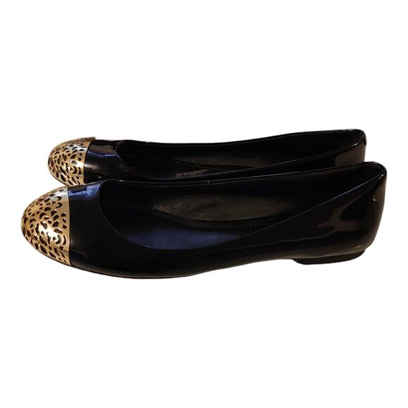 VINCE CAMUTO  Women's Oneda metal Cap toe flats gold patent leather sz 7.5B 37.5 - Picture 2 of 12